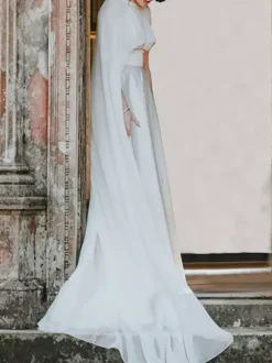 Capes de mariée en mousseline de soie ivoire avec col bijou