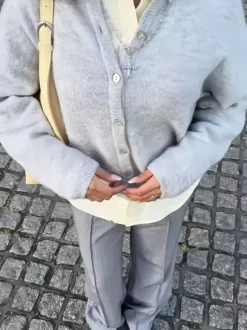 Cardigan basique en tricot à col ras du cou pour femme 2026