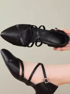 Chaussures de danse pour femmes en satin rouge à talon moyen et bout pointu