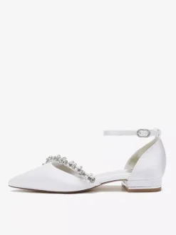Chaussures de mariage plates en satin à bout pointu avec strass et bride à la cheville