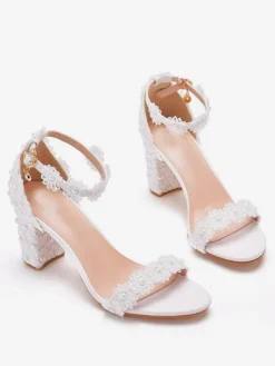 Chaussures de mariée blanches sandales femme de mariage décoré des perles