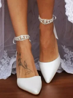 Chaussures de mariée ivoire à talons épais et bout pointu strass lacets 2026