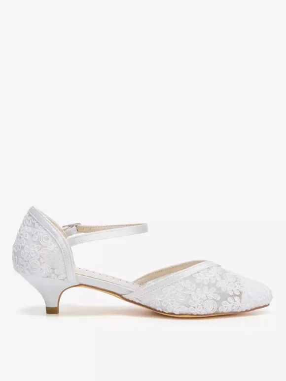 Chaussures de mariée vintage en dentelle bout pointu détail boucle talon chaton