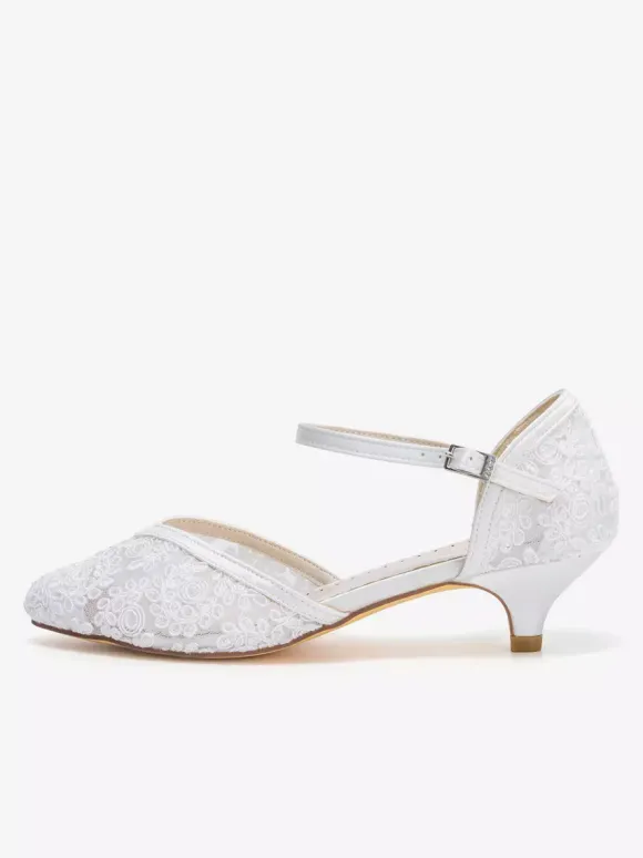 Chaussures de mariée vintage en dentelle bout pointu détail boucle talon chaton