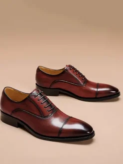 Chaussures habillées en cuir pour hommes chaussures derbies formelles à bout pointu idéales pour le bureau et le bal de promo