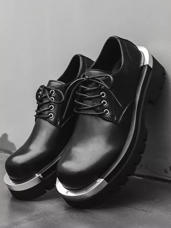 Chaussures habillées pour hommes modernes à bout rond avec détails en métal et cuir PU