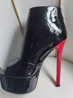 Chaussures sexy pour femmes bout ouvert plateforme boucle talons vertigineux style strip-teaseuse