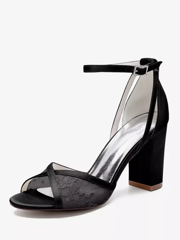 Chaussures de mariage en dentelle ivoire à bout ouvert et talon épais avec bride à la cheville