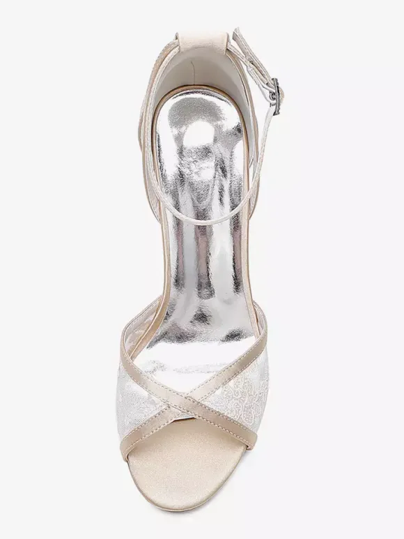 Chaussures de mariage en dentelle ivoire à bout ouvert et talon épais avec bride à la cheville