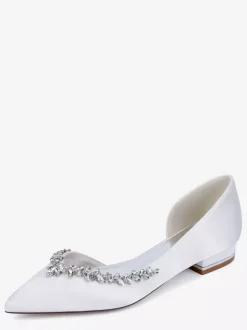 Chaussures de mariage plates ivoire en satin à bout pointu et strass