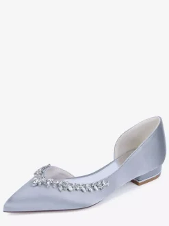 Chaussures de mariage plates ivoire en satin à bout pointu et strass
