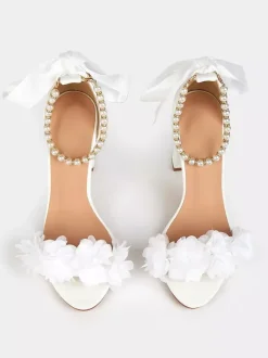Chaussures de mariage à talons épais perles blanches détails de fleurs bout ouvert bride à la cheville chaussures de mariée