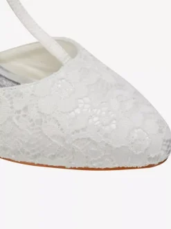 Chaussures de mariée bout rond talon bas boucle réglable