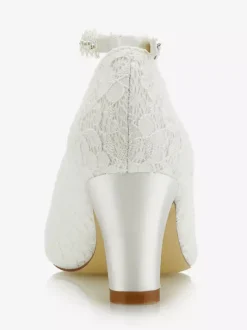 Chaussures de mariée en dentelle Ivory Pointed Toe Flowers Chaussures de mariée à bride de cheville