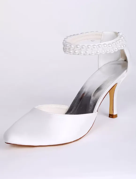 Chaussures de mariée talon bas bout pointu boucle réglable