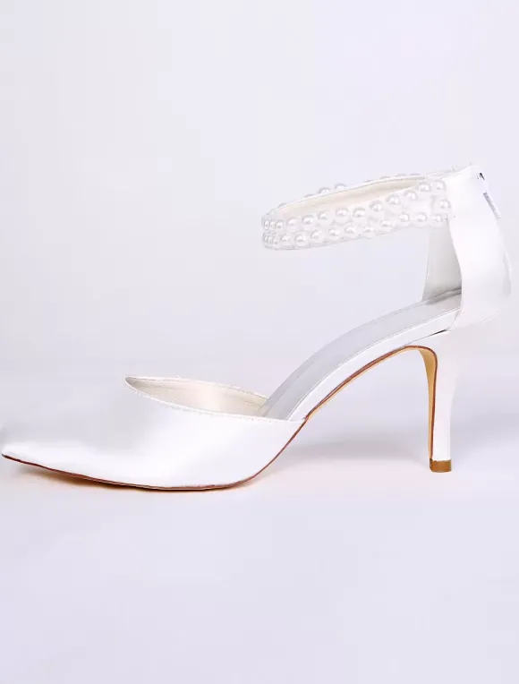 Chaussures de mariée talon bas bout pointu boucle réglable