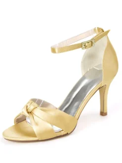 Chaussures de mariée talon haut boucle réglable