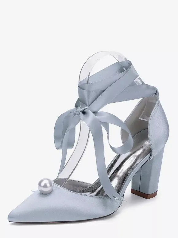 Chaussures de mariée à talons épais en satin bout pointu perles et lacets
