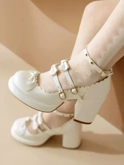 Chaussures Lolita Sweet Lolita avec n艙uds rouges et détails en métal bout rond tige en PU verni