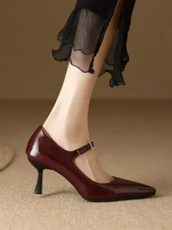 Chaussures Vintage en Cuir Verni Bordeaux à Bout Pointu