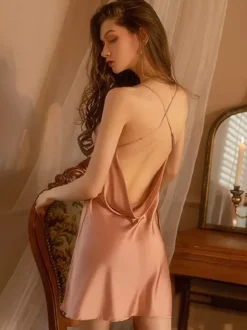 Chemise de nuit en satin bordeaux champagne nuisette dos nu lingerie