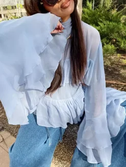 Chemisier bleu clair à volants étagés pour femme - Haut élégant à col montant et manches cloche - Style bohème chic tenue de plage 2026