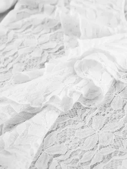 Chemisier femme en dentelle florale blanche - Haut élégant à volants et manches évasées - Collection Coquette Fairycore Printemps Soirée Clubwear 2026