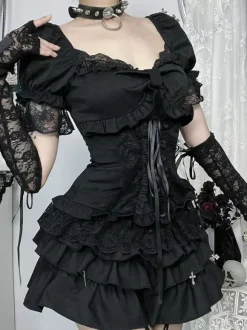 Chemisiers gothiques Lolita noirs à manches courtes et volants en dentelle haut Lolita en dentelle