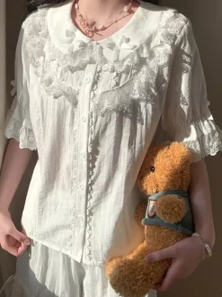 Chemisiers Lolita doux n艙uds en dentelle haut Lolita à manches courtes chemise Lolita noire en dentelle