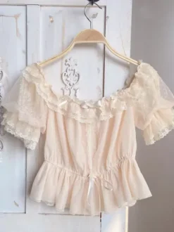 Chemisiers Lolita doux blancs à manches courtes et volants n艙uds haut Lolita en dentelle