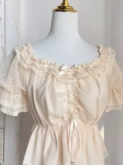 Chemisiers Lolita doux blancs à manches courtes et volants n艙uds haut Lolita en dentelle