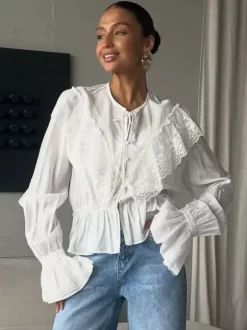 Chemisier vintage à col volanté taille élastique poignets évasés et manches longues