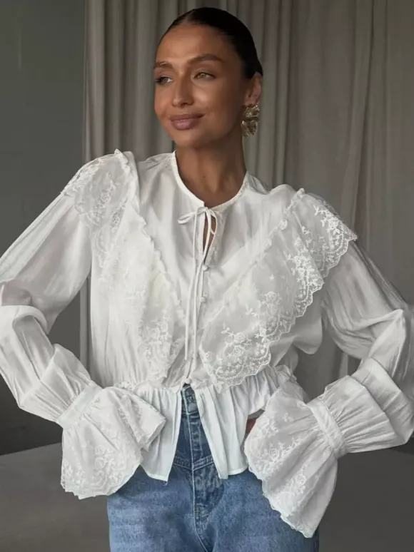 Chemisier vintage à col volanté taille élastique poignets évasés et manches longues