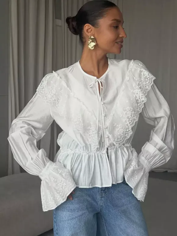 Chemisier vintage à col volanté taille élastique poignets évasés et manches longues