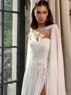 Châle de mariée ivoire à manches longues décolleté illusion manches fendues en mousseline et dentelle