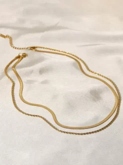 Collier simple superposé élégant à maillons à boucle