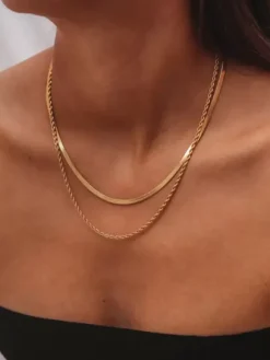 Collier simple superposé élégant à maillons à boucle