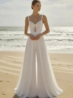 Combinaison de mariée 2 pièces en mousseline plissée avec traîne décolleté c艙ur sans manches taille naturelle couleur ivoire