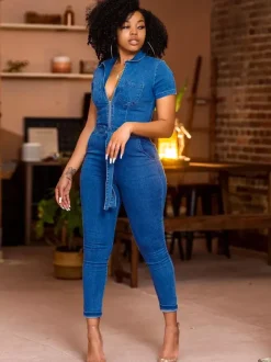 Combinaison en jean à manches courtes pour femme - Combinaison-short en jean bleu décontracté avec fermeture éclair et ceinture coupe skinny - Tenue de soirée quotidienne toutes saisons 2026