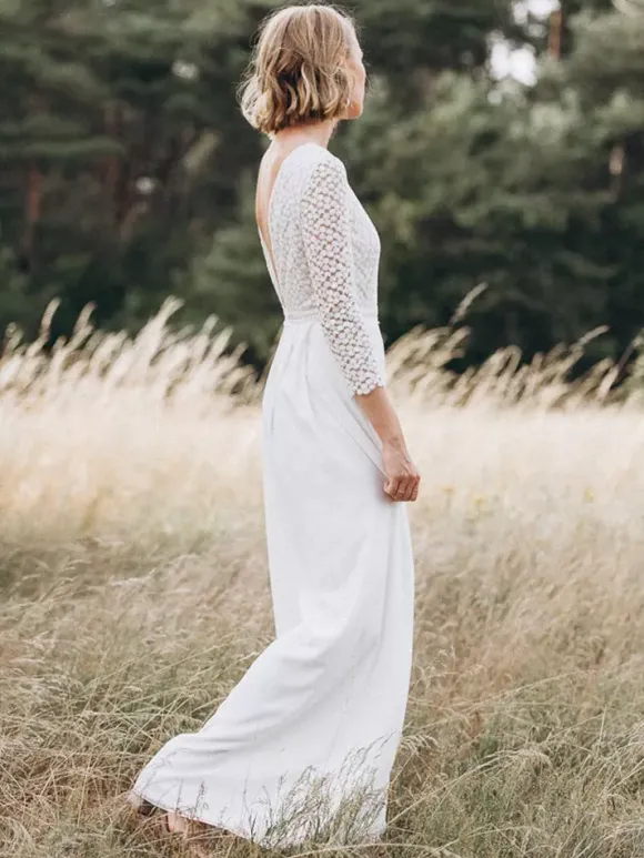 Combinaison de mariée col rond en dentelle dos décolleté Robes de mariée