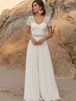 Combinaison de mariée en dentelle combinaison longue en dentelle décolleté travaillé manches courtes taille naturelle couleur ivoire