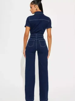 Combinaison en jean à coutures contrastées pour femme - Combinaison rétro bleu foncé délavée à manches courtes et jambes larges - Collection streetwear décontractée printemps 2026