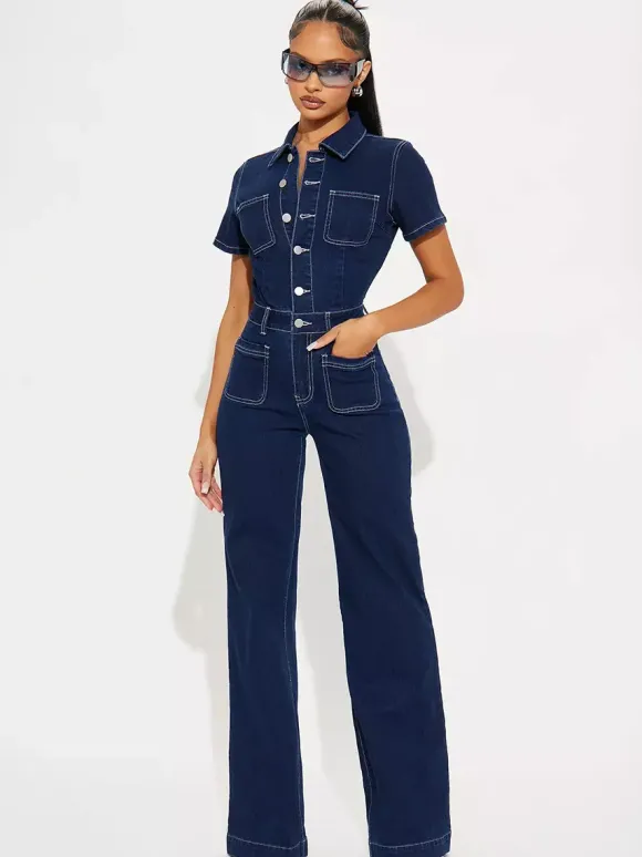 Combinaison en jean à coutures contrastées pour femme - Combinaison rétro bleu foncé délavée à manches courtes et jambes larges - Collection streetwear décontractée printemps 2026