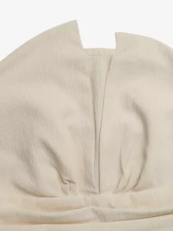 Combinaison-short beige sans bretelles à col cranté et dos smocké pour femme style décontracté d'été