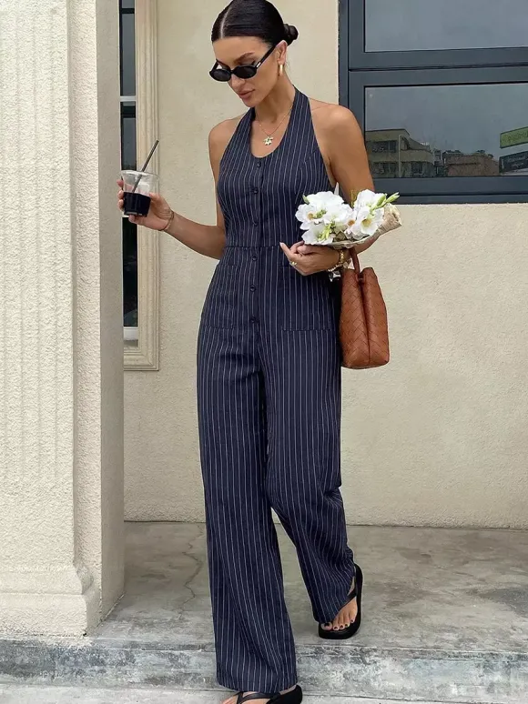 Combinaison-short bleu marine foncé à fines rayures verticales dos nu sans manches taille haute et jambes larges