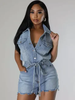 Combinaison short en jean sans manches pour femme - Short une pièce bleu clair délavé à taille nouée - Tenue de club été 2026