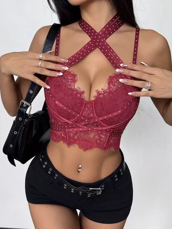 Corset bordeaux sexy sans manches à bretelles croisées en dentelle coupe ajustée décolleté plongeant