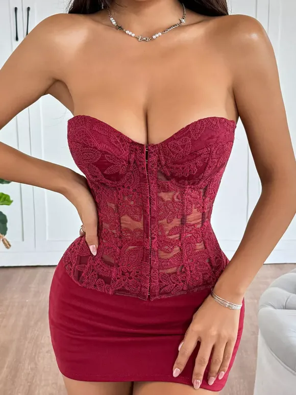 Corset jaune chic sans bretelles coupe ajustée à lacets et broderies