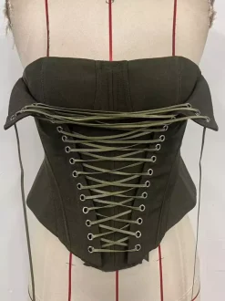 Corset marron sexy sans manches coupe ajustée à lacets