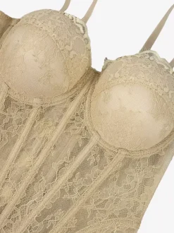 Corsets noirs sexy sans manches et bustiers en dentelle coupe ajustée